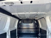 Usata Opel Vivaro Essentia 120 CV (88 kW) 2022 Bianco Monovolume