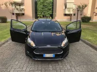 Usata Ford Fiesta 75 CV (55 kW) 2013 Nero Berlina
