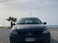 Usata Renault Clio II Luxe 82 CV (60 kW) 2004 Nero Utilitaria