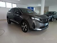 Usado Peugeot 5008 Allure 131 CV (96 kW) 2023 Gris SUV