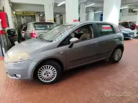Usata Fiat Grande Punto Dynamic 75 CV (55 kW) 2006 Grigio Utilitaria