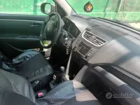 Usata Suzuki Swift 75 CV (55 kW) 2015 Nero Utilitaria