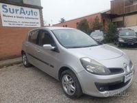 Usata Renault Clio II Luxe 75 CV (55 kW) 2006 Grigio Berlina