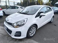 Usata Kia Rio Active 75 CV (55 kW) 2015 Bianco Berlina