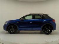 Usata VW T-Roc R-line 116 CV (85 kW) 2024 Blu SUV