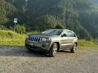 Usata Jeep Cherokee Overland 241 CV (177 kW) 2011 Grigio SUV