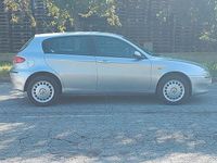 Usata Alfa Romeo 147 Distinctive 115 CV (84 kW) 2004 Argento Utilitaria