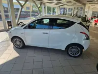 Usata Lancia Ypsilon Gold 95 CV (69 kW) 2012 Bianco Utilitaria