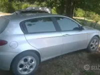 Usata Alfa Romeo 147 105 CV (77 kW) 2007 Grigio Utilitaria