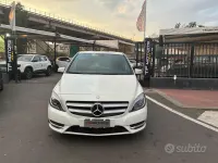 Usata Mercedes B180 Premium 109 CV (80 kW) 2013 Bianco Utilitaria