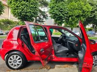 Usata Renault Clio II 75 CV (55 kW) 2009 Rosso Berlina