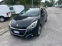 Usata Peugeot 208 Allure 82 CV (60 kW) 2018 Blu Utilitaria