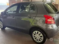 Begagnad Toyota Yaris Sol 87 HK (63 kW) 2008 Grå Halvkombi