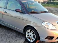 Usata Lancia Ypsilon 60 CV (44 kW) 2008 Oro Utilitaria