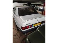 Usata Mercedes 190 72 CV (52 kW) 1986 Bianco Berlina
