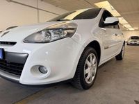 Usata Renault Clio III Dynamique 75 CV (55 kW) 2009 Bianco Berlina