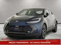 Usata Toyota C-HR Lounge 140 CV (102 kW) 2024 Blu SUV