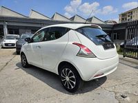 Usata Lancia Ypsilon 69 CV (50 kW) 2016 Bianco Utilitaria