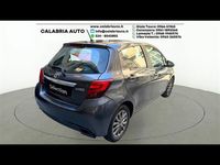 Usata Toyota Yaris Lounge 90 CV (66 kW) 2016 Grigio scuro Berlina