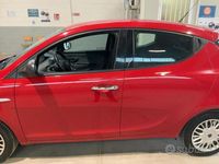 Usata Lancia Ypsilon Silver 69 CV (50 kW) 2017 Rosso Utilitaria