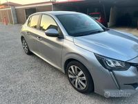 usata Peugeot 208 1.2 neopatentati