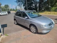 Usata Fiat Stilo 103 CV (75 kW) 2004 Grigio Berlina