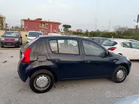 Usata Dacia Sandero 72 CV (52 kW) 2010 Blu Berlina