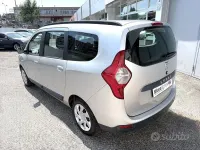 Usata Dacia Lodgy Lauréate 90 CV (66 kW) 2012 Grigio Monovolume