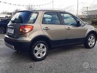 Usata Fiat Sedici 120 CV (88 kW) 2006 Oro SUV