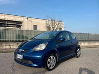 Usata Toyota Aygo 67 CV (49 kW) 2007 Blu Utilitaria
