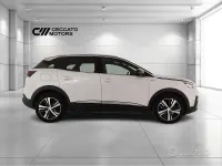 Usata Peugeot 3008 Business-Line 120 CV (88 kW) 2017 Bianco SUV