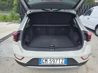 Usata VW T-Roc Life 110 CV (80 kW) 2023 Ascot gray SUV