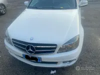Usata Mercedes 220 2007 Bianco Berlina