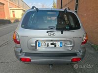 Usata Hyundai Santa Fe GLS 113 CV (83 kW) 2002 Grigio SUV