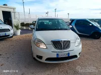 Usata Lancia Ypsilon 75 CV (55 kW) 2011 Bianco Utilitaria