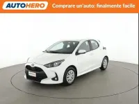 Usata Toyota Yaris Hybrid Active 92 CV (67 kW) 2022 Bianco Berlina