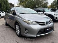 Usata Toyota Auris Hybrid Lounge 99 CV (72 kW) 2015 Grigio Berlina