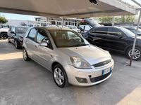Usata Ford Fiesta Ghia 70 CV (51 kW) 2008 Grigio Utilitaria