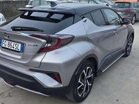 Usata Toyota C-HR Style 98 CV (72 kW) 2017 Bicolore grigio e nero SUV