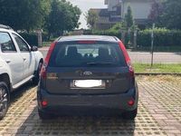 Usata Ford Fiesta Ghia 75 CV (55 kW) 2007 Blu/azzurro Utilitaria