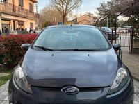 Usata Ford Fiesta 96 CV (70 kW) 2012 Blu Utilitaria