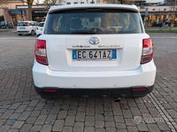 Usata Toyota Urban Cruiser 100 CV (73 kW) 2010 Bianco Utilitaria