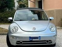 Usata VW New Beetle 102 CV (75 kW) 2003 Argento Utilitaria
