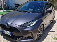 Usata Toyota Yaris Hybrid Lounge 92 CV (67 kW) 2020 Berlina