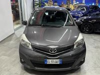 Usata Toyota Yaris Lounge 90 CV (66 kW) 2012 Grigio Utilitaria