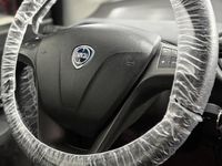 Begagnad Lancia Ypsilon S 95 HK (69 kW) 2016 Röd Halvkombi