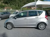 Usata Mercedes A180 Elegance 109 CV (80 kW) 2011 Argento Utilitaria