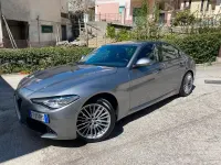 Usata Alfa Romeo Giulia 180 CV (132 kW) 2019 Grigio Berlina