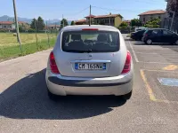 Usata Lancia Ypsilon 60 CV (44 kW) 2004 Grigio Utilitaria
