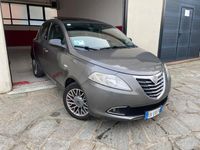 usata Lancia Ypsilon 1.2 69 CV 5 porte Silver